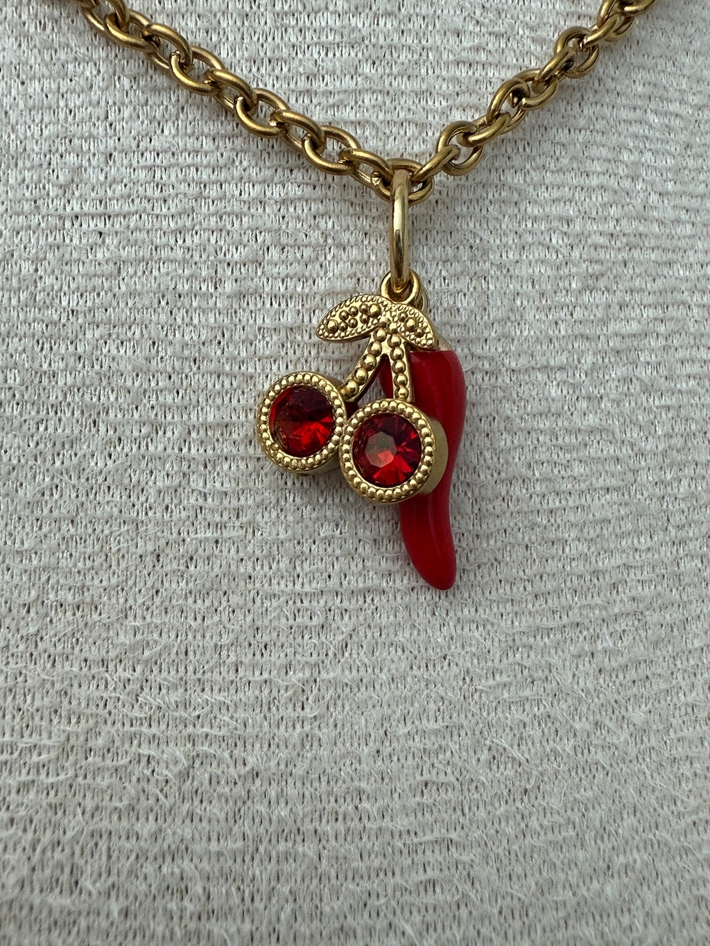 Collier Cherry 🍒