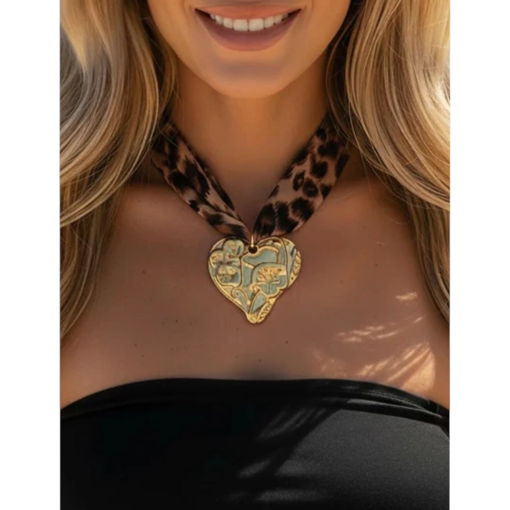 Collier grand cœur