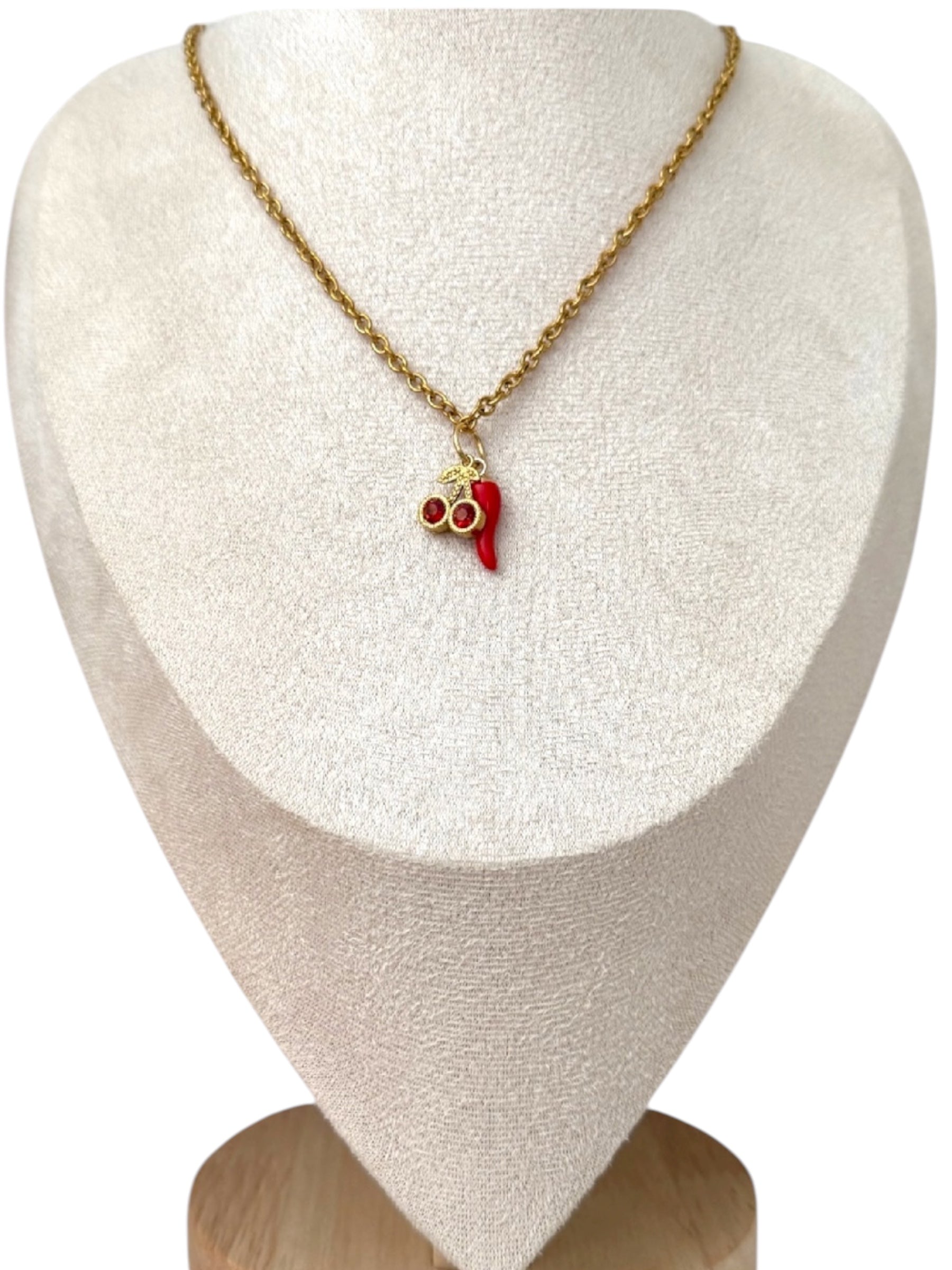Collier Cherry 🍒